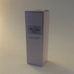 Dior Miss Dior Parfum Roller-Pearl in Soft Purple